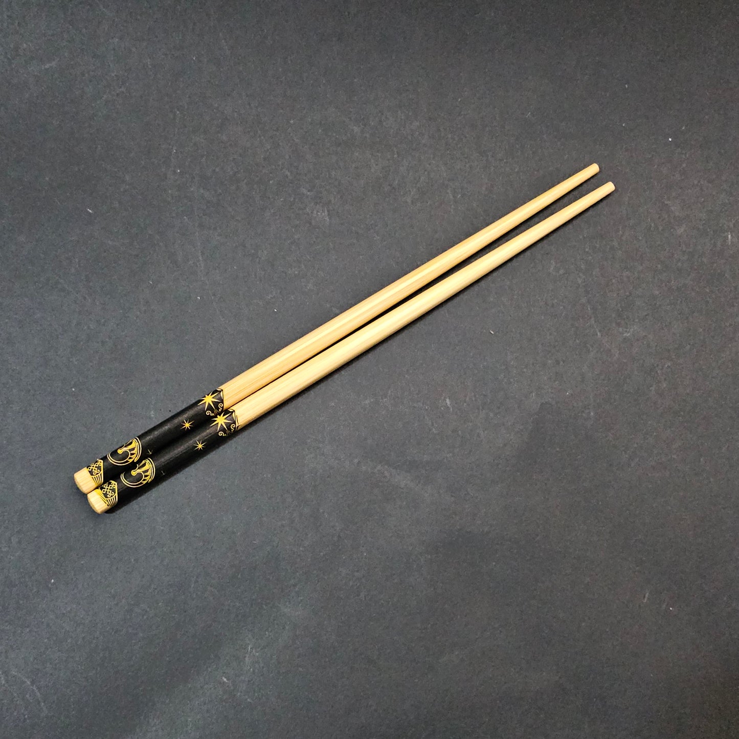 Ramen Bowl Caballeros del Zodiaco con palillos