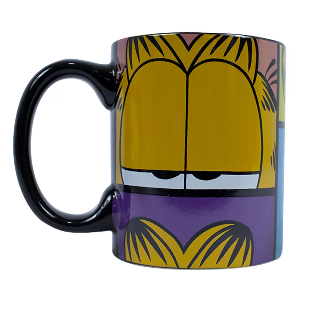 Parte trasera de la taza con ilustración de Garfield mostrando su característico gesto aburrido sobre fondo púrpura