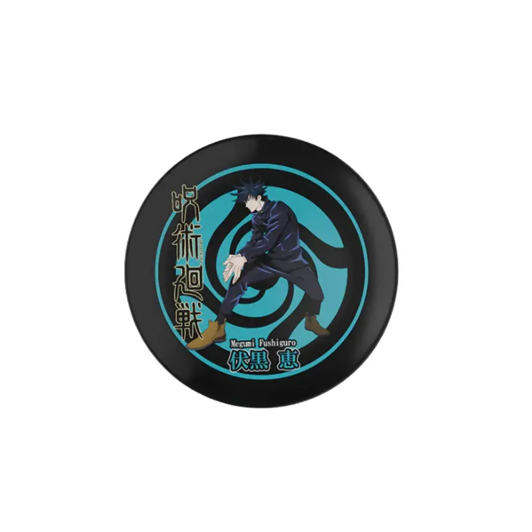 Plato coleccionable de Jujutsu Kaisen con ilustración de Megumi Fushiguro en pose de invocación y fondo azul con espiral