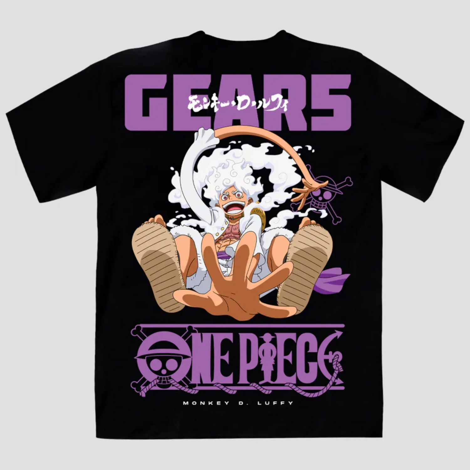 Diseño trasero completo de la playera oversize negra One Piece con Luffy en Gear 5 y logotipo morado