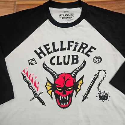 Playera Stranger Things Hellfire club Estilo Raglan hombre