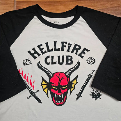 Playera Stranger Things Hellfire club estilo Raglan Mujer